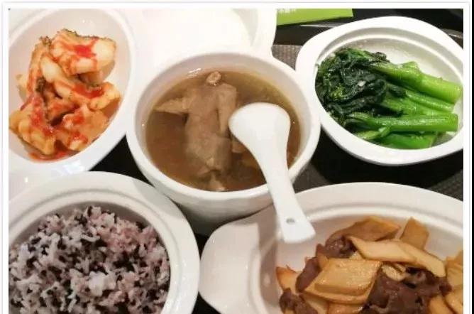 月子餐