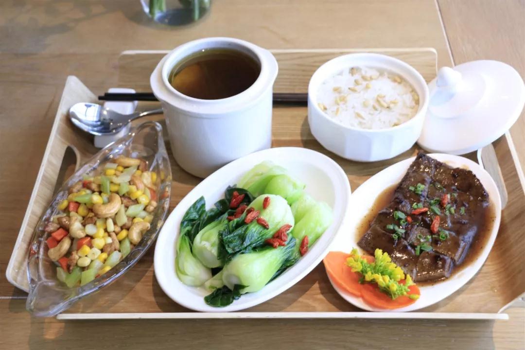 月子餐