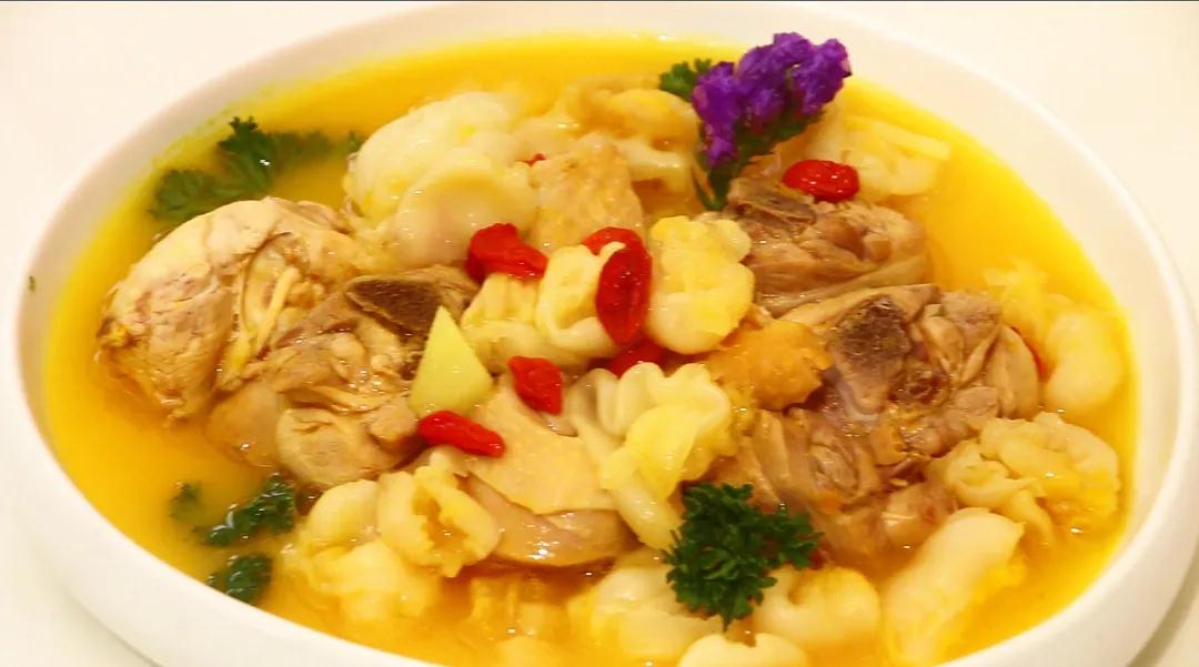 今日月子餐推薦-舌尖上的“花膠燉雞”!